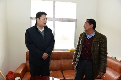 张世伟到寺坪等五个乡镇调研暗访精准扶贫工作