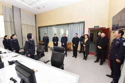 刘锴督导公安窗口单位春节为民服务工作