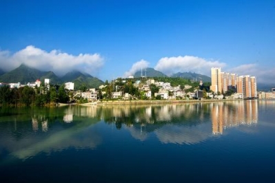 沮漳河市级河长吕义斌到保康巡河