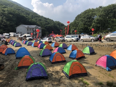 横冲第二届帐篷节高山蓝莓采摘节开幕