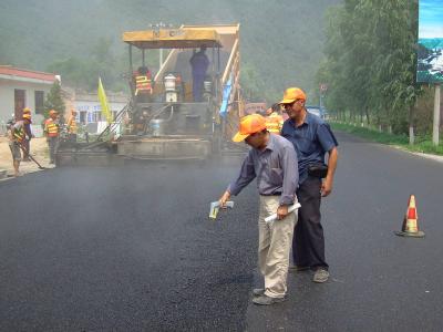 公路局多举措强化冬季公路养护