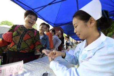 马桥中心卫生院免费体检暖民心