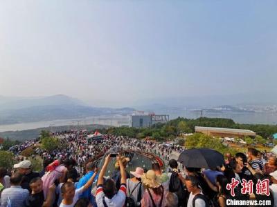 三峡大坝旅游区接待中外游客创历史新高