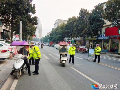 7天拆除131顶！保康警方开展摩托车电动车非法安装遮阳雨蓬整治行动