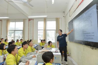 【红烛颂】系列报道之四  宋德国： 让学生爱上地理