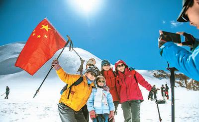 四季玩冰雪 冬奥点燃冰雪游热情