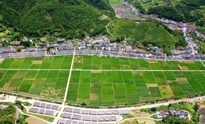 两峪乡双堰湾居民点荣膺全省“稳得住、能致富”小区