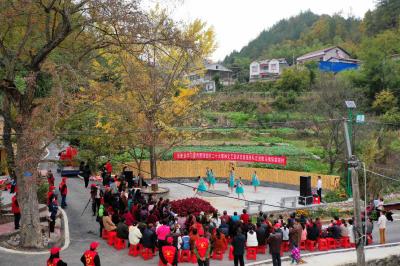 【深入学习贯彻党的二十大精神】保康：文艺宣讲接地气 二十大精神润人心