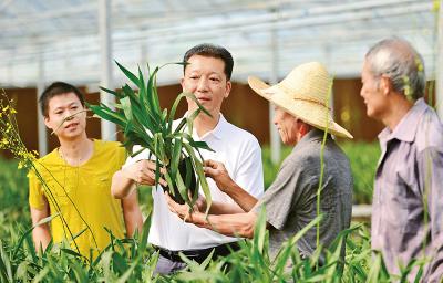 培养造就堪当民族复兴重任的高素质年轻干部队伍