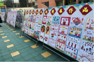 寺坪镇中心幼儿园开展庆元旦画展活动