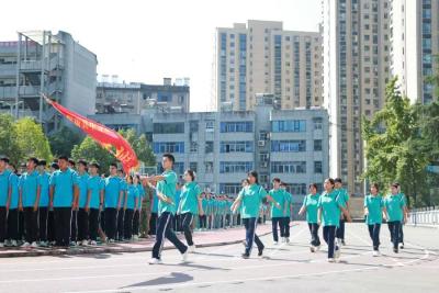 保康县中等职业技术学校开学军训圆满结营