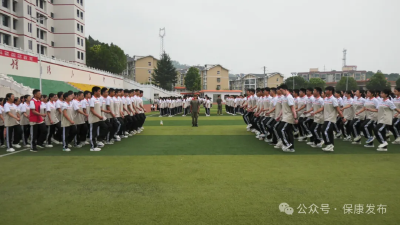 军训场上展英姿   国防教育润心田