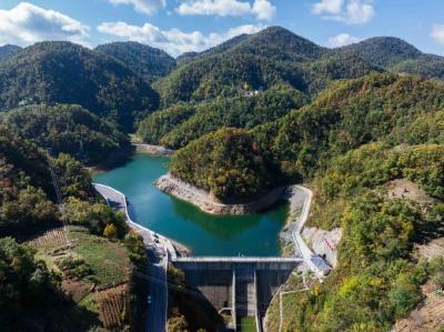 听党话 感党恩 跟党走丨高山出“平湖”，引水保民生！龙坪镇岩头溪水库建成通水