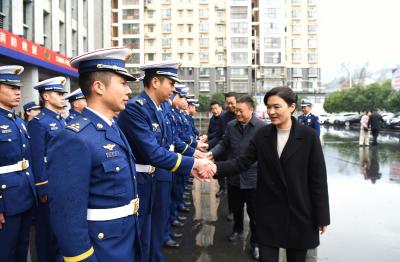 李云开展春节前走访慰问活动