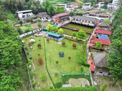 温泉、美食、美景一站式畅享！温泉柳林山庄邀您开启治愈之旅 