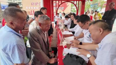 暖心帮、爱 “无障”！保康扶残助残志愿服务温暖每个角落