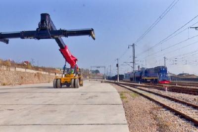 打造公铁联运体系 1+1=无限大