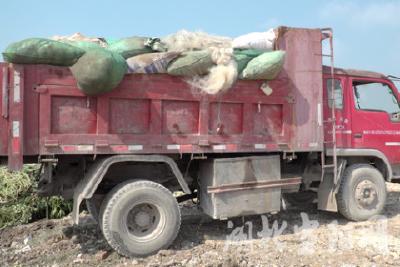 我市集中销毁226张渔网