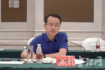 张世敏与省农信担保公司董事长吴先锋座谈