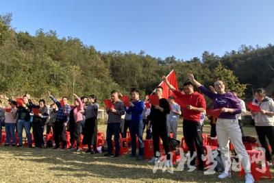 我市新闻工作者庆祝第21个记者节