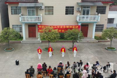 我市多形式贯通五中全会精神宣讲的“最后一公里”