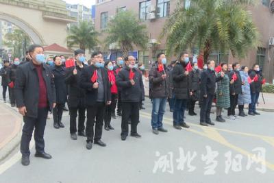 多单位进小区联合开展党支部主题党日