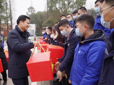 拜年啦！除夕慰问送温暖