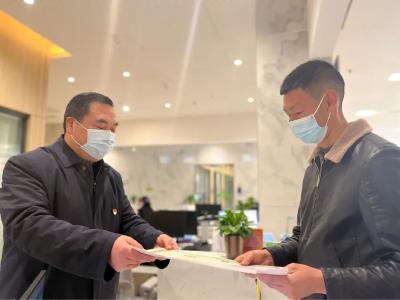 “一业一证”，当阳首张！