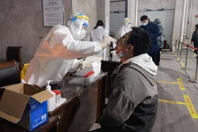 我市对武汉来当返当人员免费开展新冠肺炎核酸检测