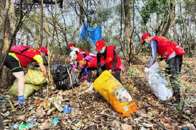 【精神文明创建活动宣传阐释·文明创建】当阳市登山协会开展文明旅游环保志愿活动