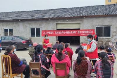 【精神文明创建活动宣传阐释·文明培育】两河镇：一方小板凳 议事零距离