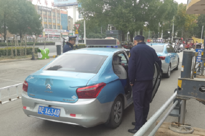 市交通部门开展出租车专项整治