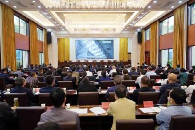 正视问题 对标答题 真抓实干 当阳纵深推进全国文明城市创建工作