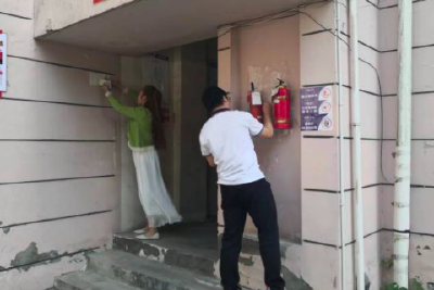 【精神文明创建活动宣传阐释·文明实践】开发区整治包联小区小广告