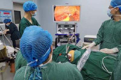 当阳市人民医院开展首例经腋窝腔镜下甲状腺切除手术