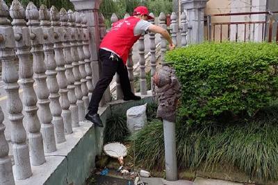 实施筑堡工程 共建幸福家园