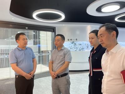 兴山县融媒体中心来我市融媒体中心考察交流