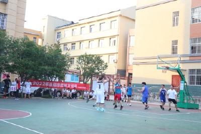 【宣传阐释社会主义核心价值观】半月镇：篮球友谊赛开赛