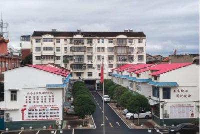 市退役军人事务局：军休干部小区屋顶全面翻新 打造宜居环境