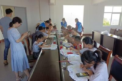 淯溪镇社工站开展“留守亲子互动”志愿服务活动