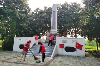 传承红色基因： 童心向党 草埠湖中学少先队员追寻红色足迹