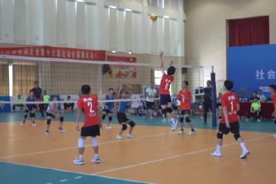 明日冲击冠军 宜昌排球队闯入省运会决赛