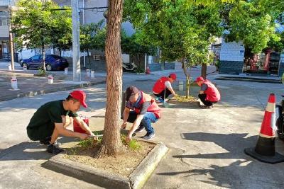 市招商局开展“志愿服务日”活动