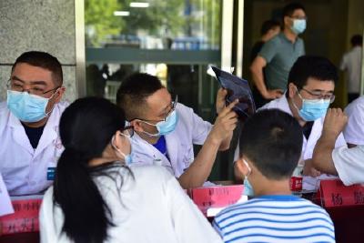 各医院开展“中国医师节”活动