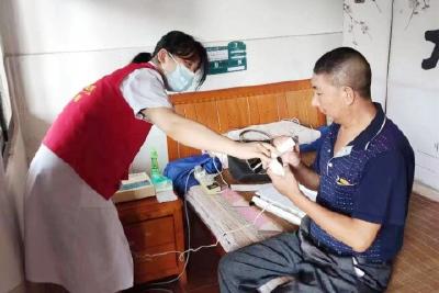 【下基层、察民情、解民忧、暖民心】当阳市中医医院深入玉泉福利院开展老年健康宣传周义诊活动