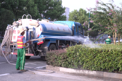 【精神文明创建活动宣传阐释·文明创建】园林中心全力抗旱保绿