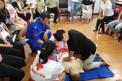 市红十字救护员培训 “五进”活动“火热”进行