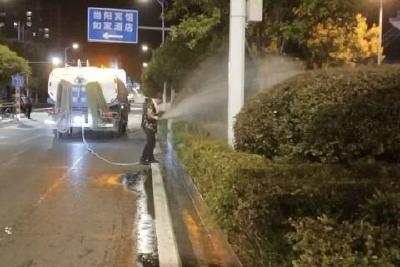 市住建局：高温“烤”验 抗旱再升级