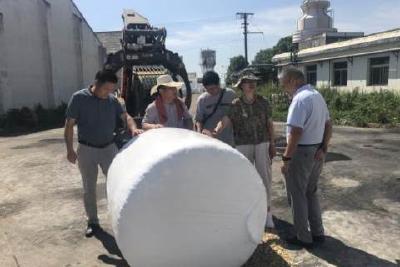 华中农业大学教授团队来当调研肉牛产业发展情况