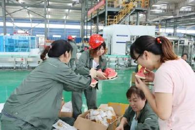 华强化工集团开展文明单位创建暨夏日送清凉活动